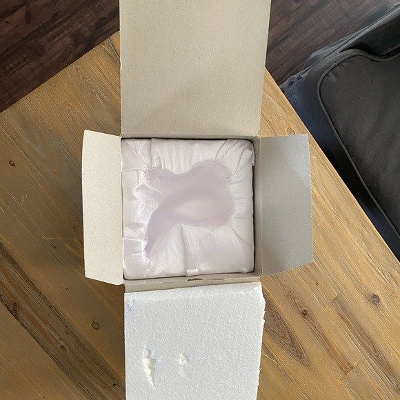 Precious Moments, To Have & To Hold Forevermore - Picture 10 of 12